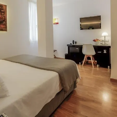 Evenia Rocafort 3* Barcelona