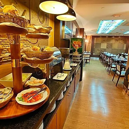 Evenia Rocafort 3* Barcelona