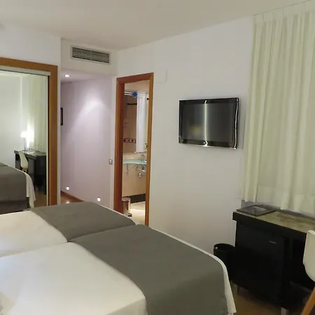 Evenia Rocafort 3* Barcelona