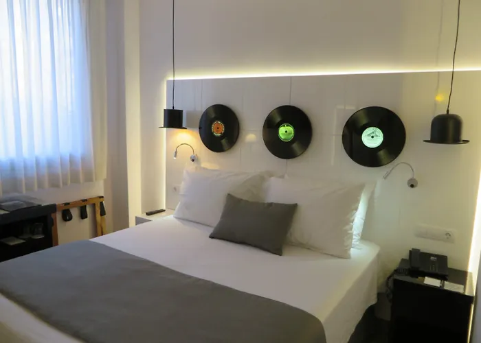 埃文尼亚罗卡福特酒店 酒店 3*