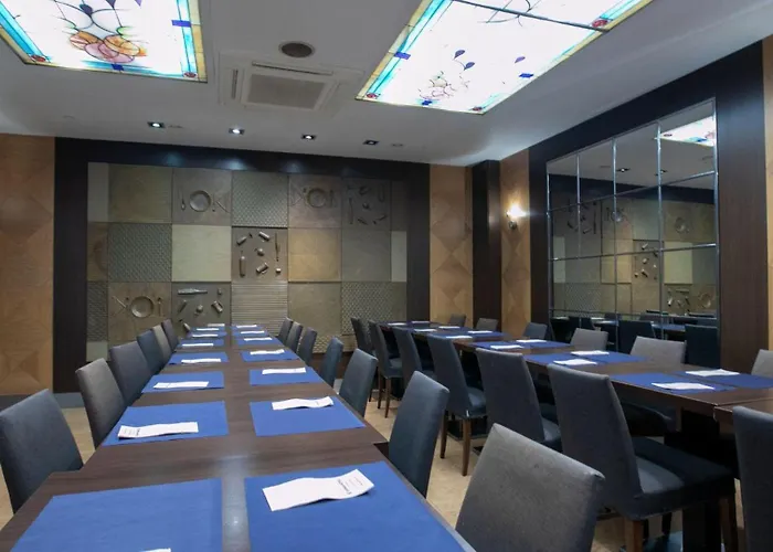 埃文尼亚罗卡福特酒店 酒店 3*