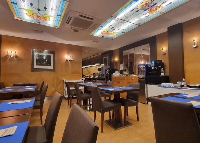 埃文尼亚罗卡福特酒店 3*